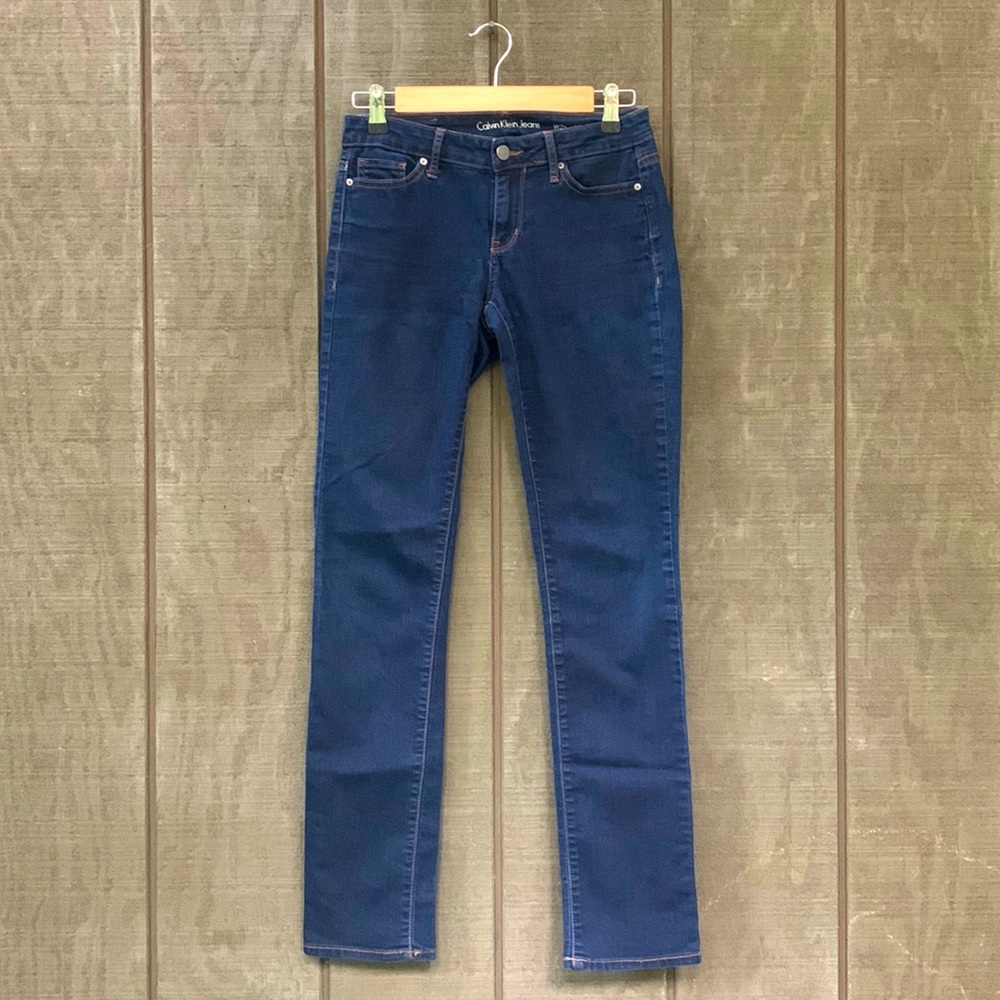 Calvin Klein Straight Leg size 25/32
